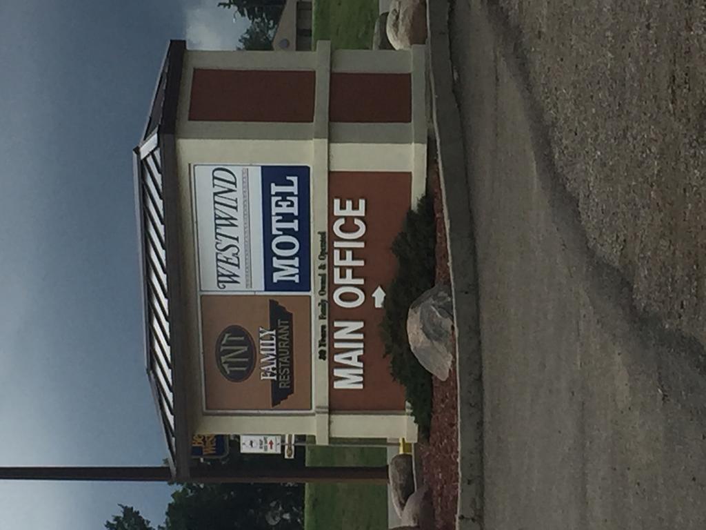 Westwind Motel Swift Current Exterior photo