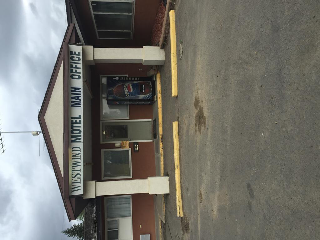 Westwind Motel Swift Current Exterior photo