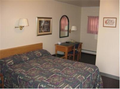 Westwind Motel Swift Current Room photo